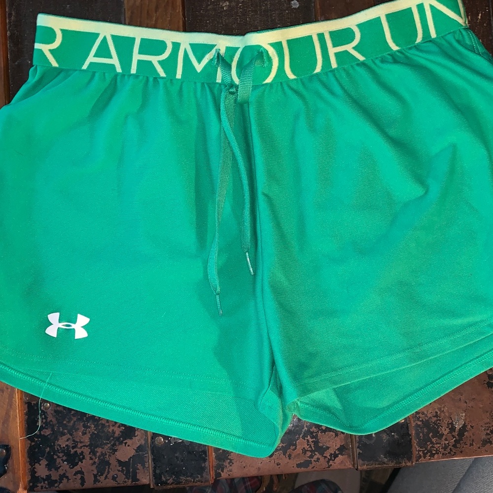 Women’s Underarmour shorts